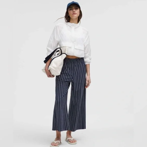 Lululemon Stretch Woven Ruffle-Waist Wide-Leg Cropped Pant Size XXS - Picture 6 of 13